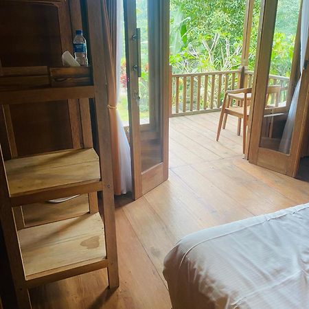 Uma D'Nyuh Homestay Singaraja Exterior foto