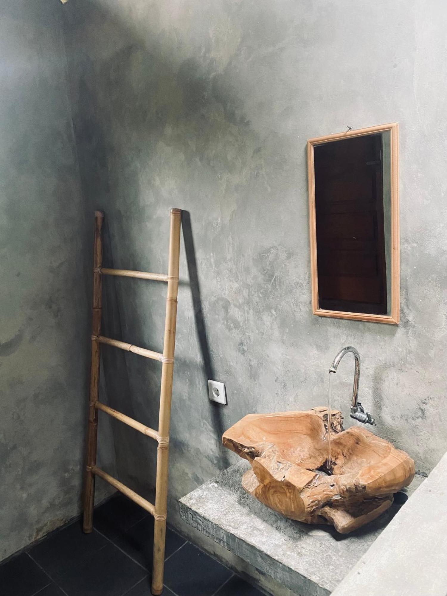 Uma D'Nyuh Homestay Singaraja Exterior foto